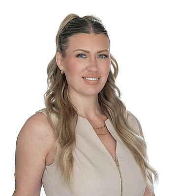 Portrait of Kim Mustafaraj, REALTOR®.